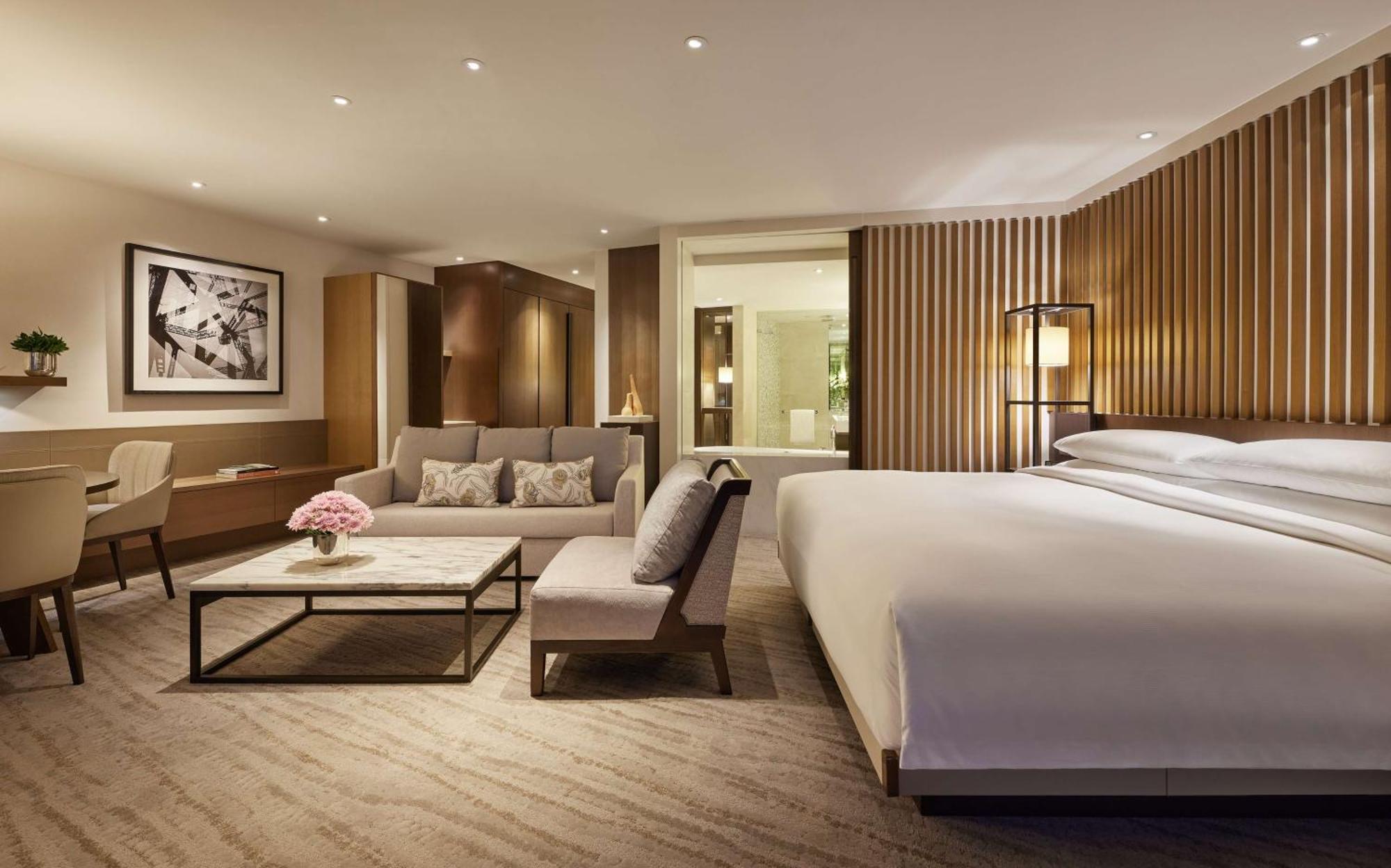 1 King Bed Deluxe